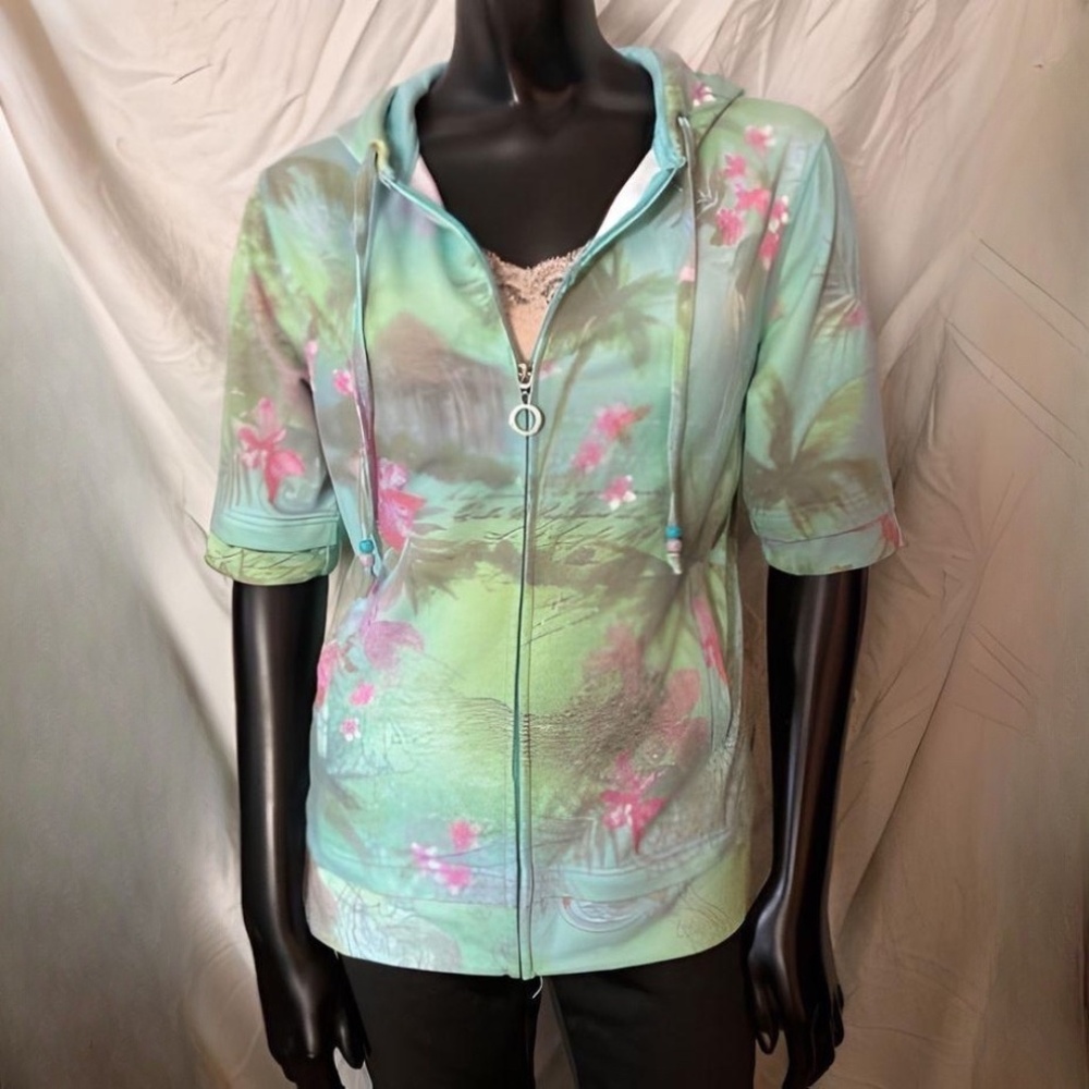 Green Tea brand tropical print short sleeved zip hoodie, size M